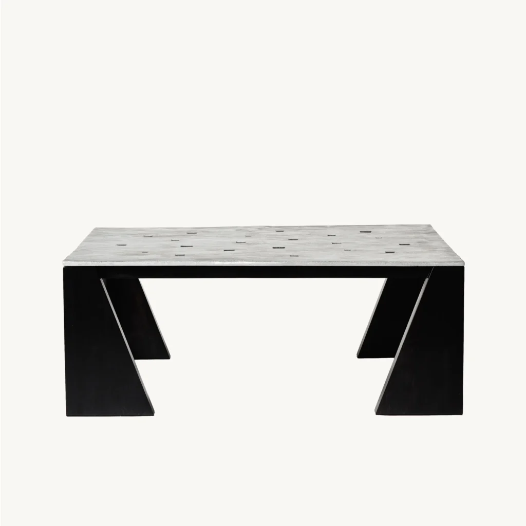 Mesa de centro Plano, da coleção Massiva, da DONÓ Design.